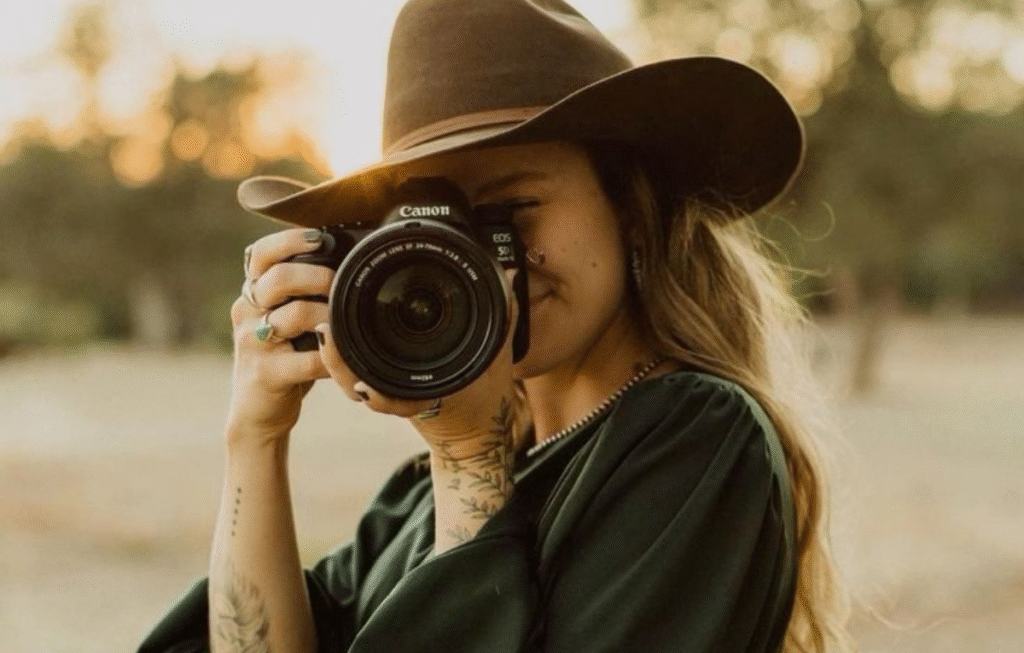 Top 6 Zodiac Signs of Women Passionate About Wildlife Photography